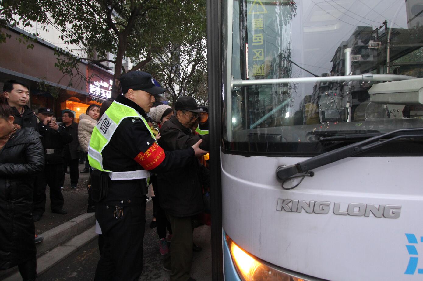 1520296949335561.jpg 2018yuanxiaodenghui4.jpg