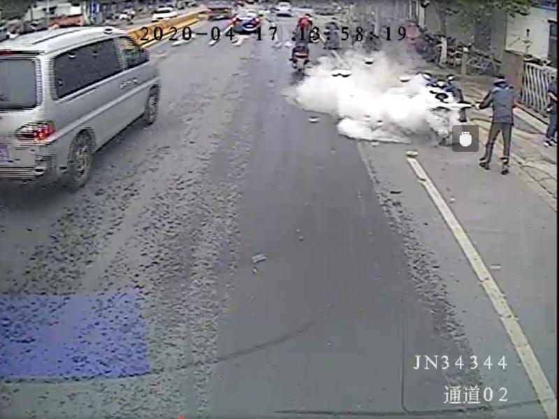 1587539940857887.png 救火.png