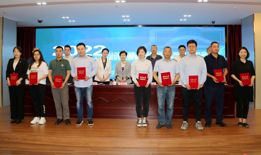 頒獎2.jpg 頒獎2.jpg