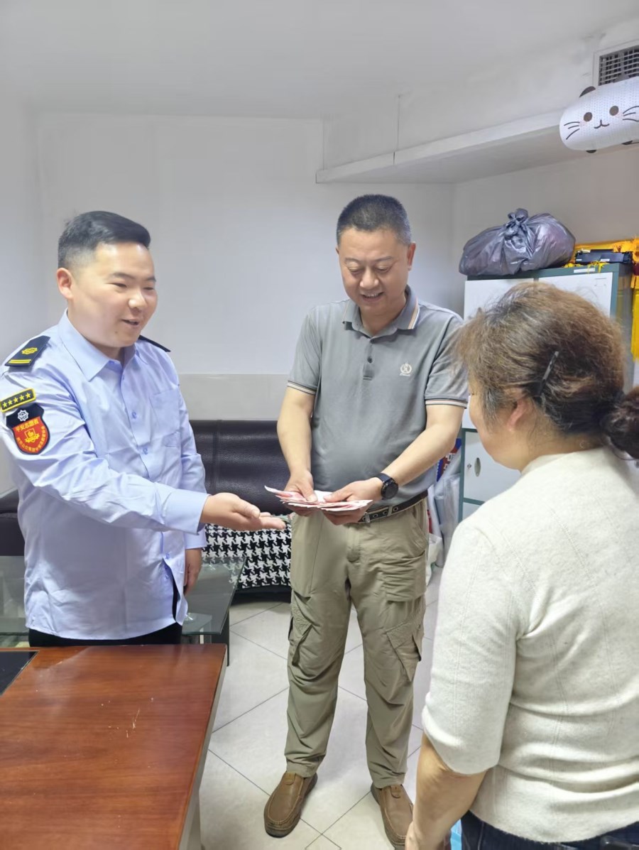 e37bd015d7fe40f34a84e82f8996d85.jpg e37bd015d7fe40f34a84e82f8996d85.jpg